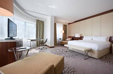 Полулюкс в Отеле Renaissance Minsk Hotel